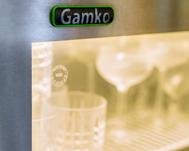close up view of Gamko glass froster with glasses visible inside